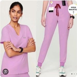 NWT Iris Dusk Figs Scrub Set